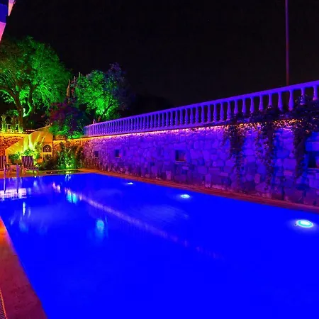 Oda ve Kahvaltı Kabasakal Çeşme