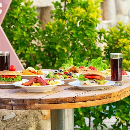 Kabasakal Oda ve Kahvaltı Çeşme